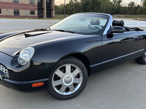 Used 2004 Ford Thunderbird RWD image 1