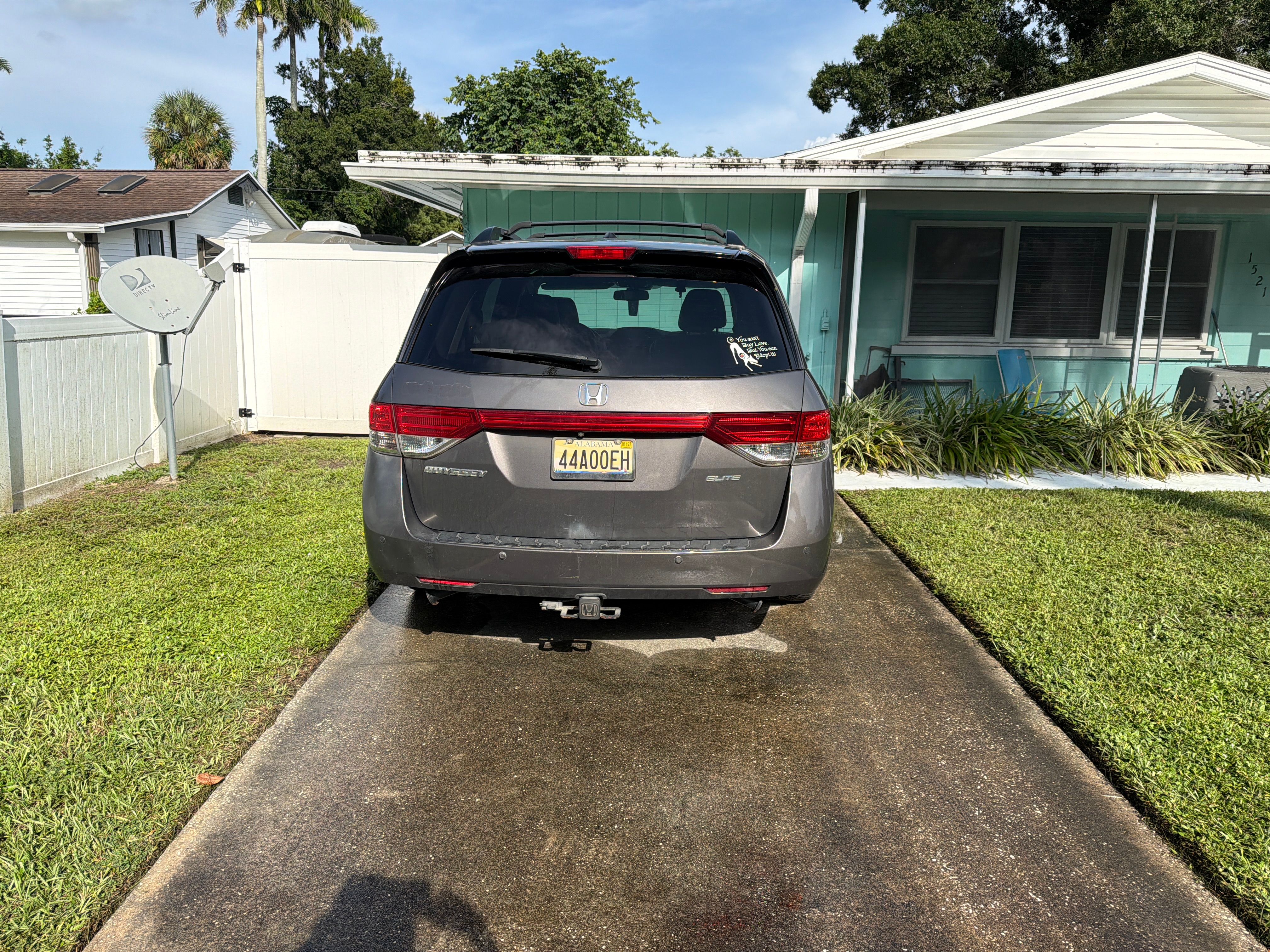Used 2014 Honda Odyssey Touring Elite image 2