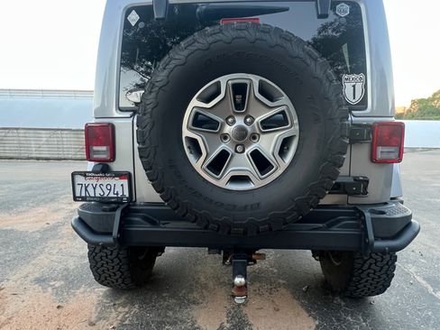 Used 2015 Jeep Wrangler Unlimited Rubicon w/ Dual Top Group AWD/4WD image 5