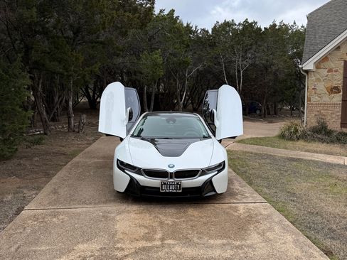 Used 2020 BMW i8 Coupe image 6