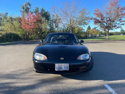 Used 1999 MAZDA MX-5 Miata image 4
