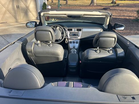 Used 2010 Chrysler Sebring Touring w/ Special Touring Group image 8