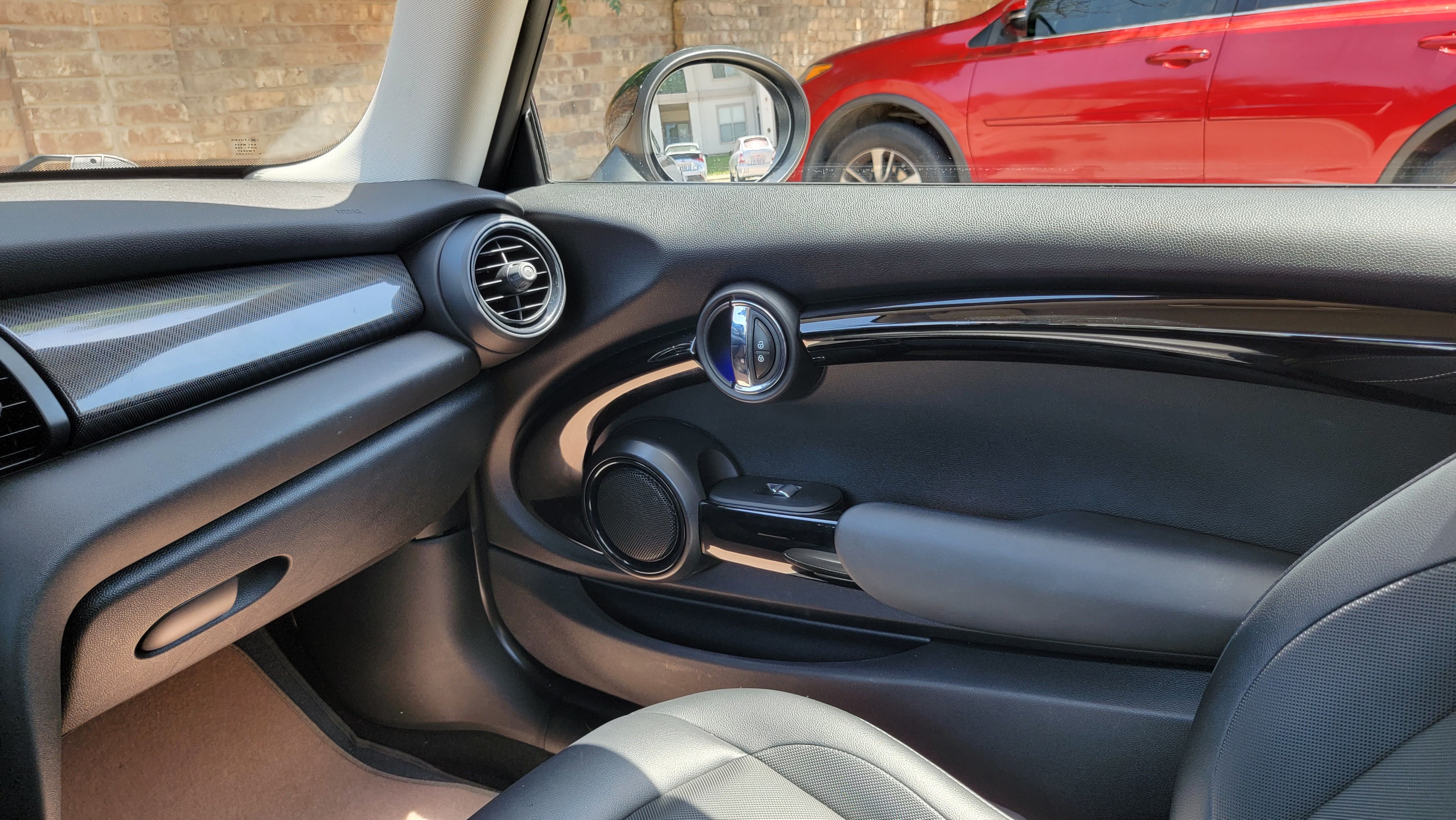 Used 2015 MINI Cooper 2-Door Hardtop FWD image 31