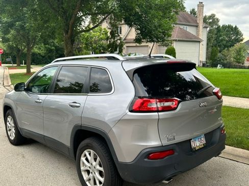 Used 2014 Jeep Cherokee Latitude w/ Cold Weather Group AWD/4WD image 5