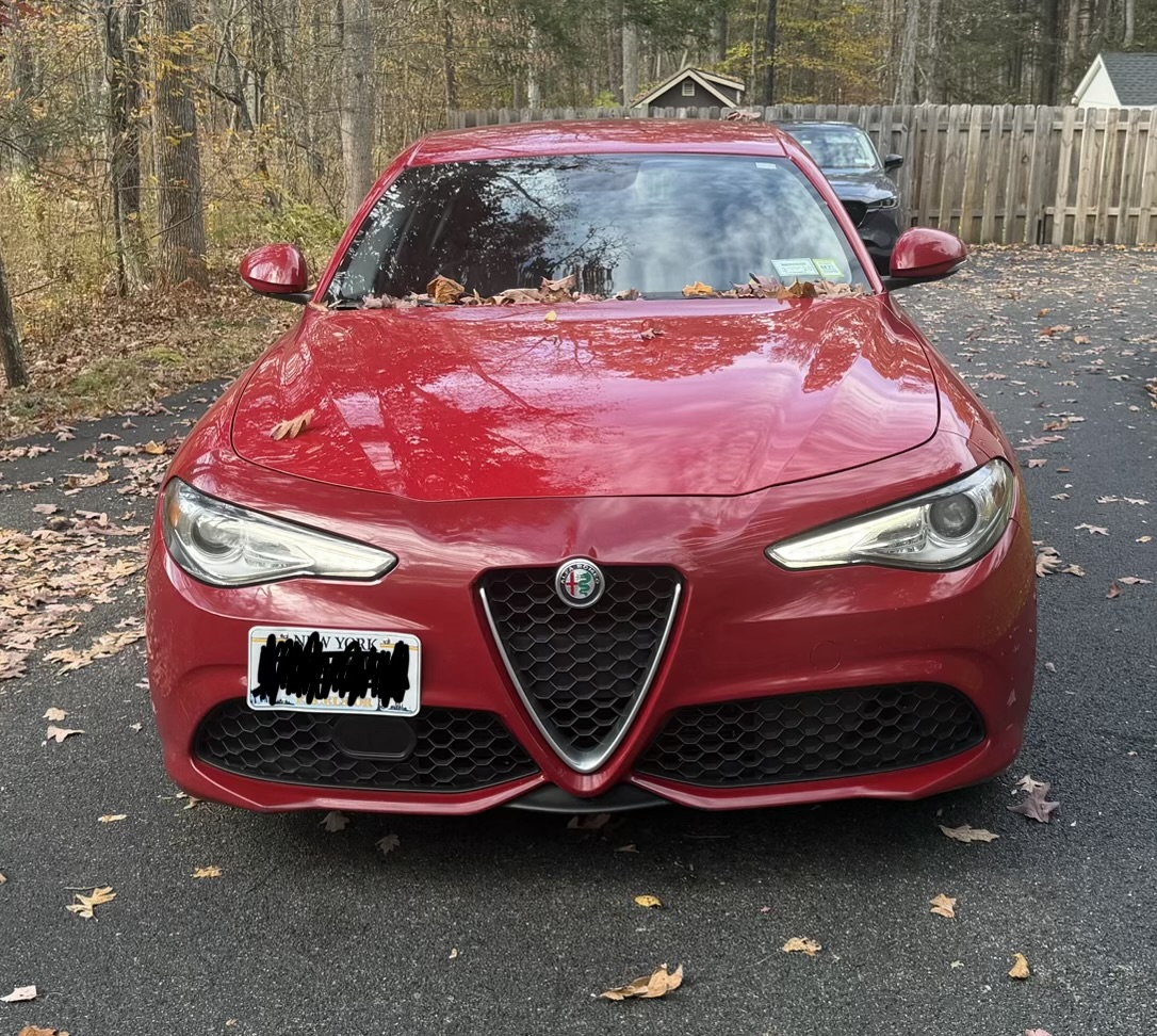 Used 2017 Alfa Romeo Giulia AWD w/ Sport Appearance Package image 1