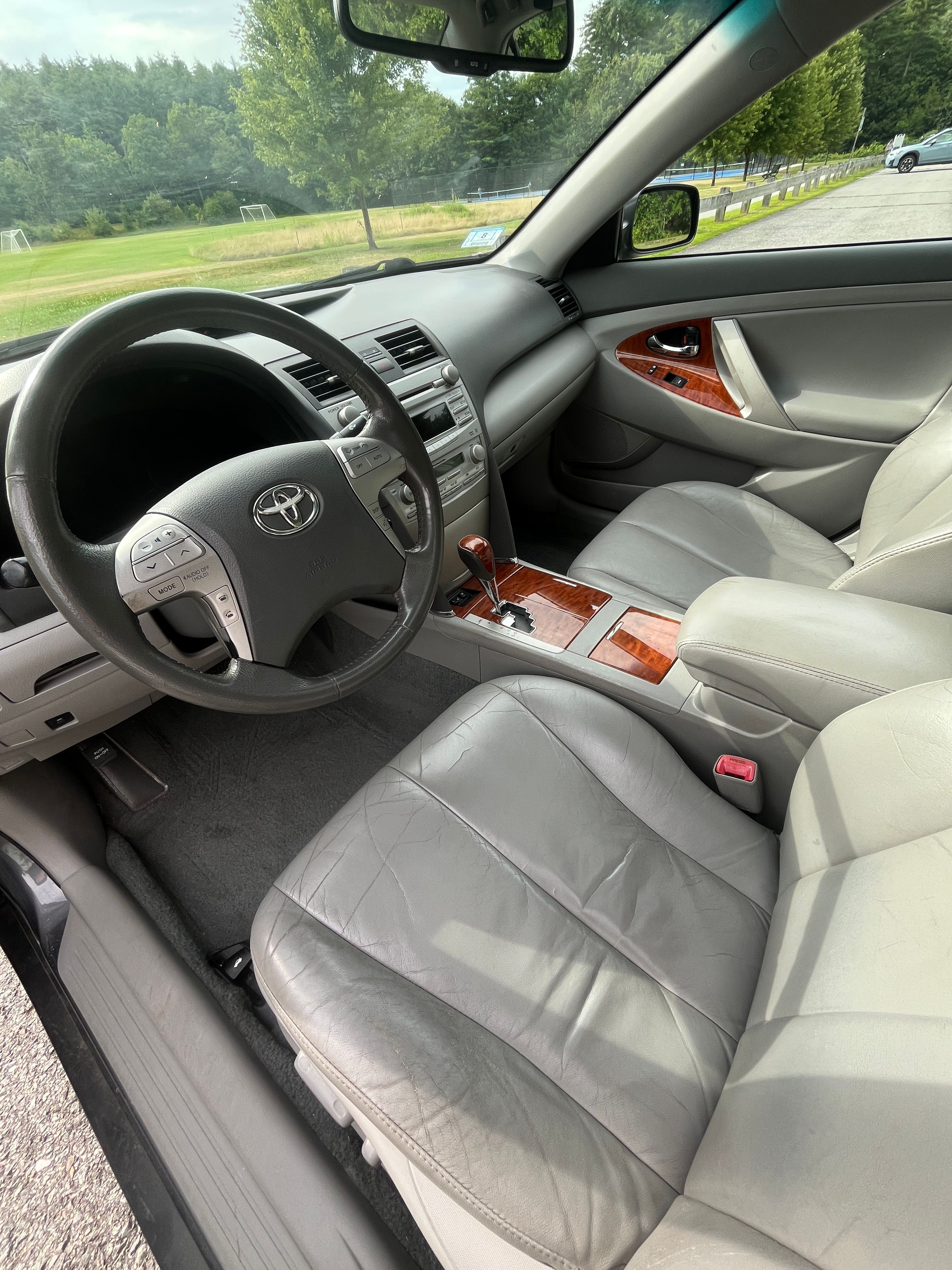 Used 2011 Toyota Camry XLE w/ XLE Extra-Value Pkg #2 FWD image 10