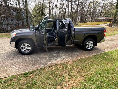 Used 2015 Toyota Tundra SR5 w/ SR5 Upgrade Package image 10