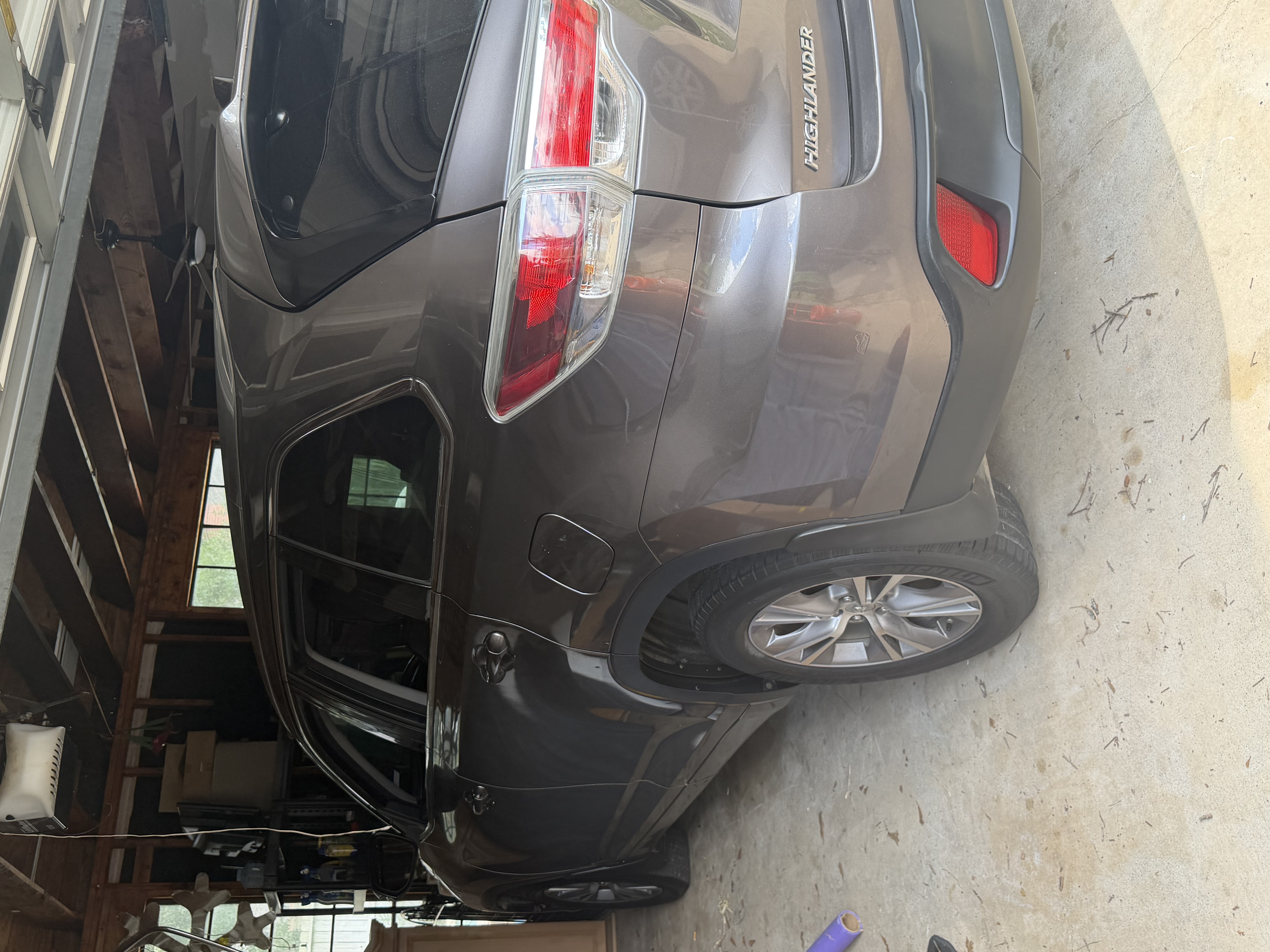 Used 2014 Toyota Highlander XLE FWD image 14