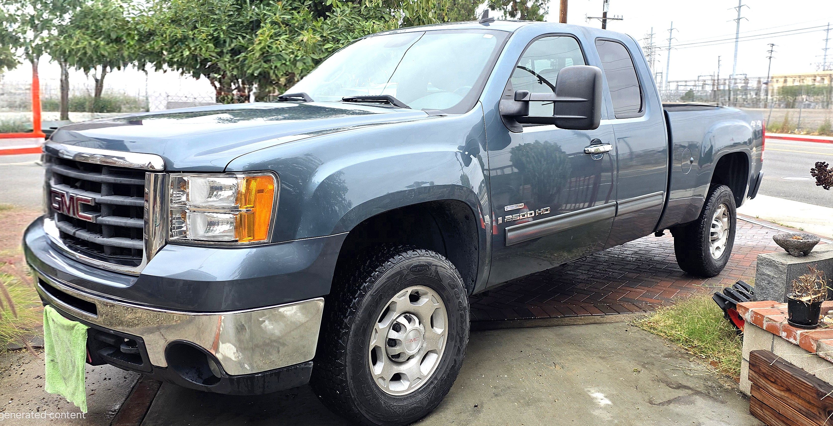 Used 2008 GMC Sierra 2500 SLT w/ Convenience Package AWD/4WD image 2