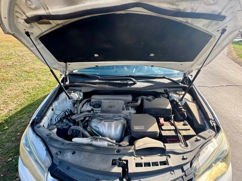 Used 2015 Toyota Camry SE w/ Moonroof Package FWD image 5