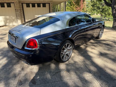 Used 2019 Rolls-Royce Wraith Coupe 2D image 9