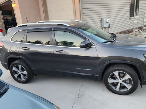 Used 2020 Jeep Cherokee Limited image 1