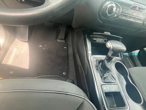 Used 2019 Kia Sorento L FWD image 13