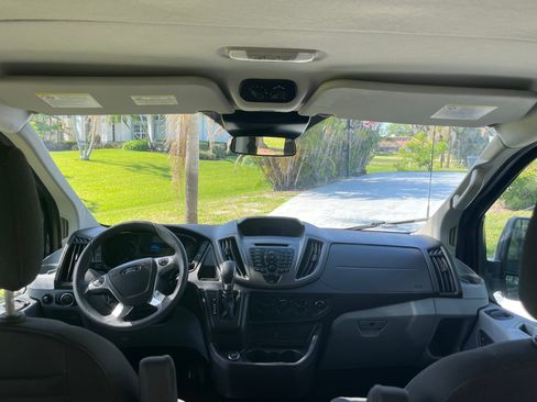 Used 2018 Ford Transit 350 XL image 14