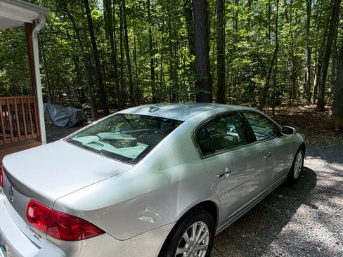 Used 2011 Buick Lucerne CXL w/ Driver Confidence Package FWD image 9