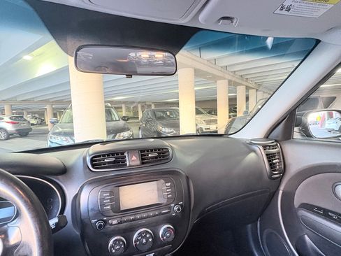 Used 2018 Kia Soul image 12