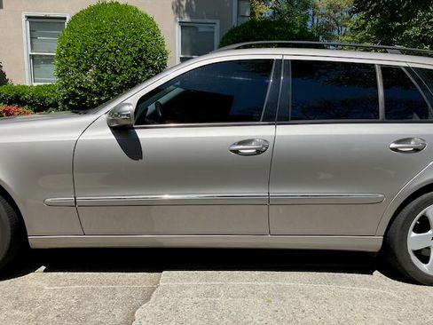 Used 2006 Mercedes-Benz E 500 4MATIC Wagon image 4