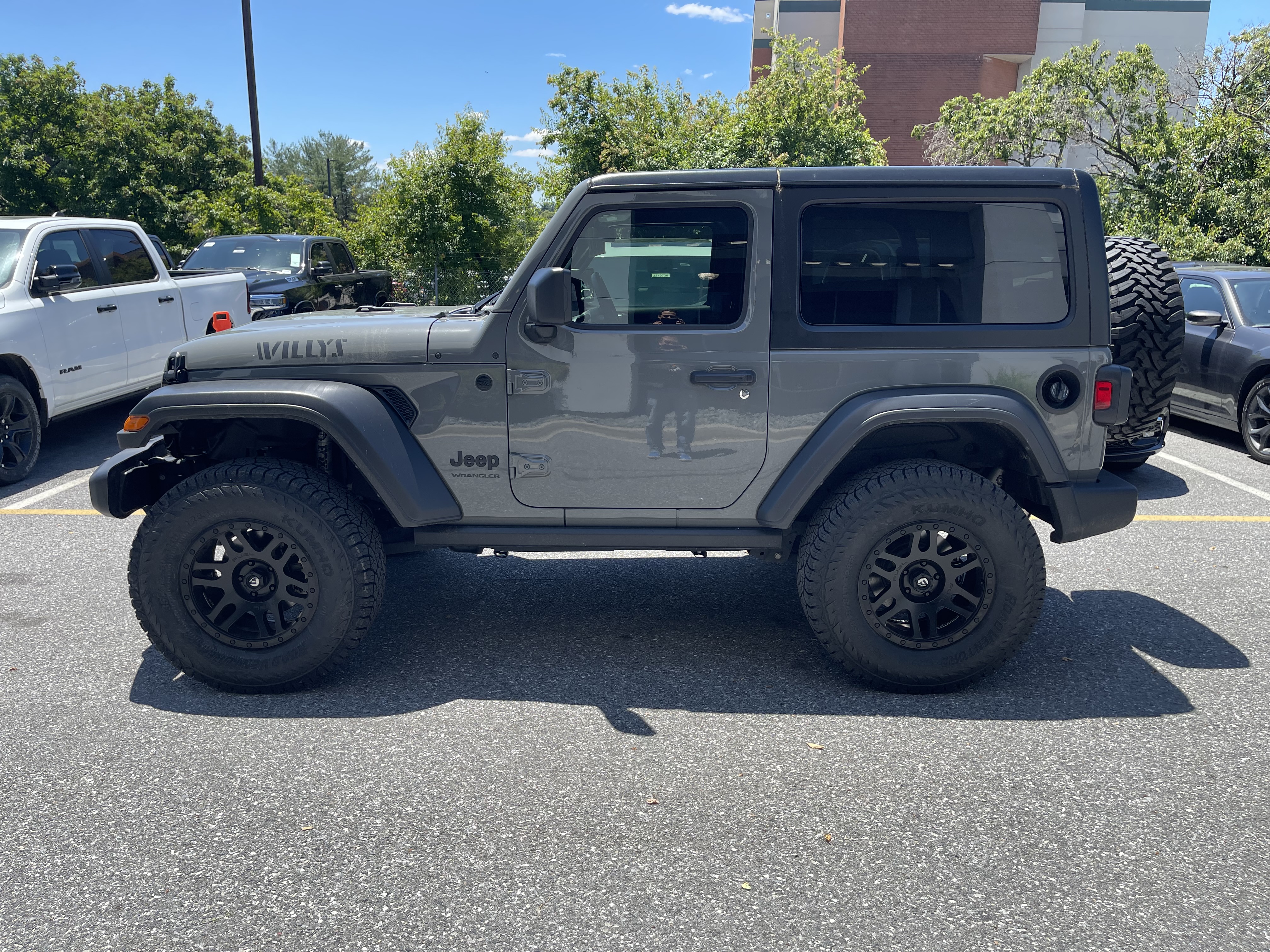 Used 2022 Jeep Wrangler Sport AWD/4WD image 11