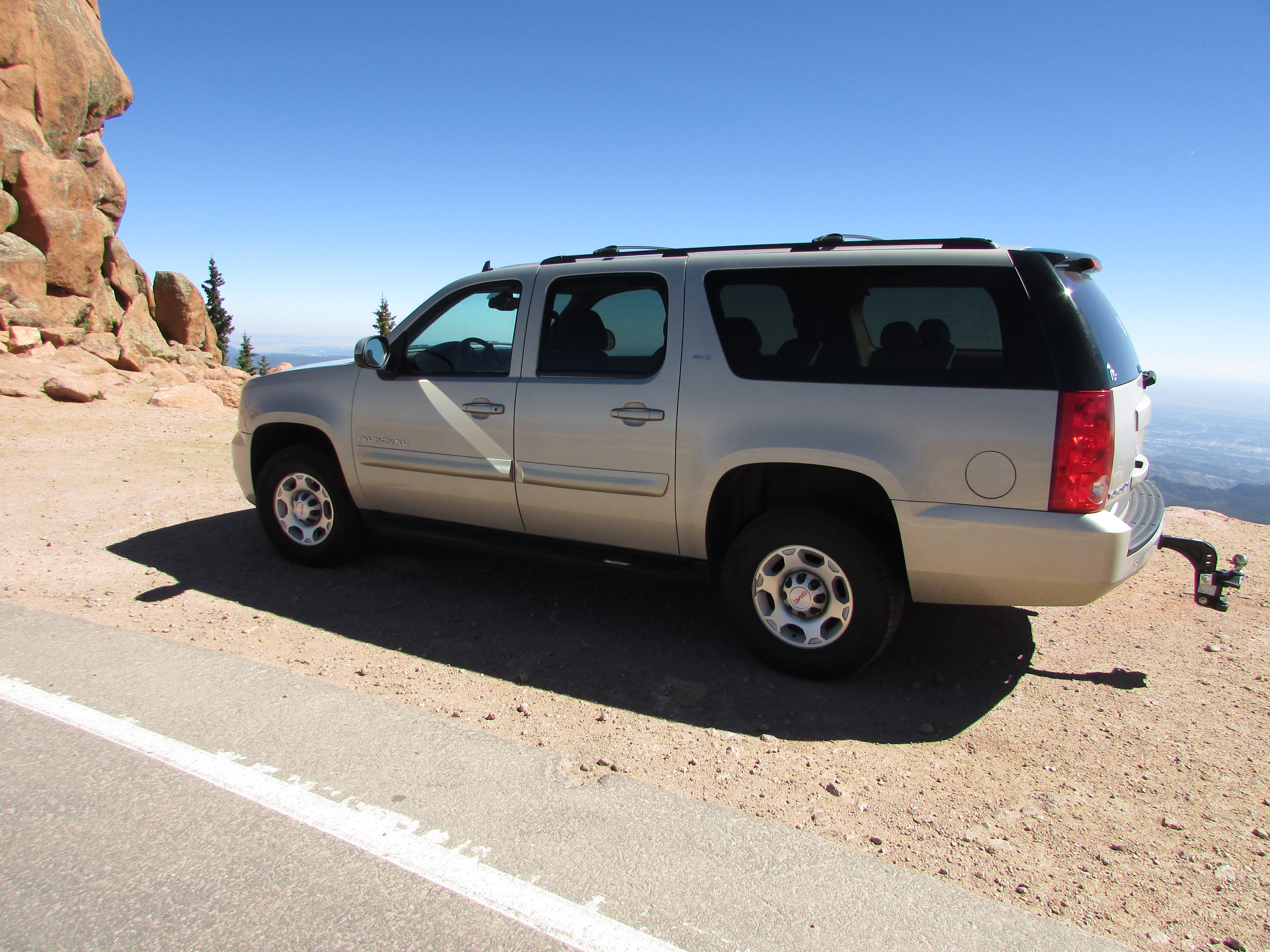 Used 2008 GMC Yukon XL 2500 SLT w/ SLT Preferred Equipment Group AWD/4WD image 8