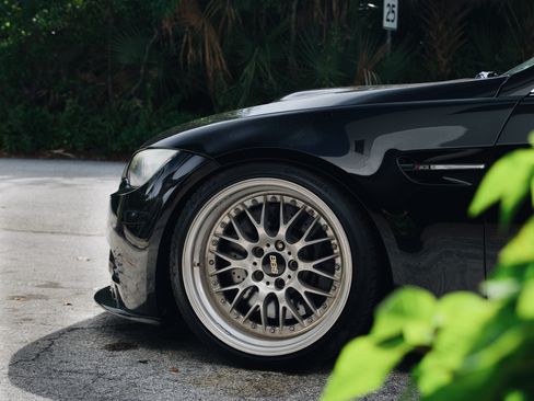 Used 2011 BMW M3 Convertible image 1