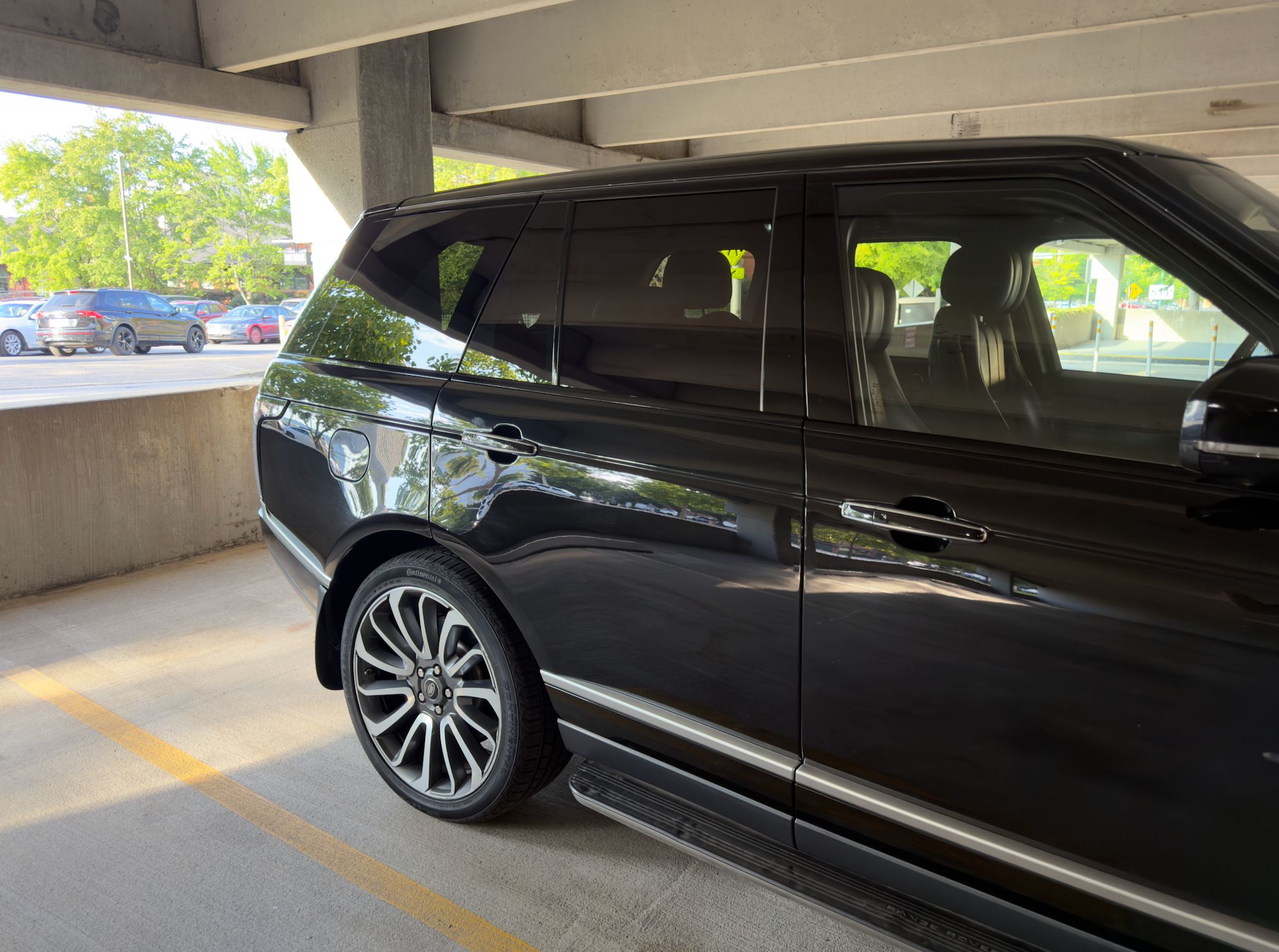 Used 2014 Land Rover Range Rover Autobiography AWD/4WD image 14