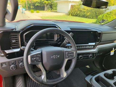 Used 2025 Chevrolet Silverado 1500 RST image 14