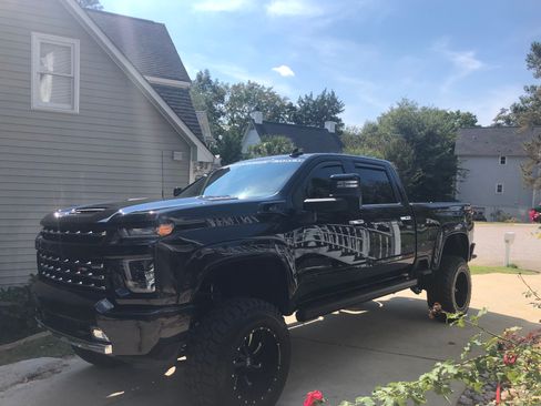 Used 2022 Chevrolet Silverado 2500 LTZ w/ LTZ Convenience Package AWD/4WD image 4