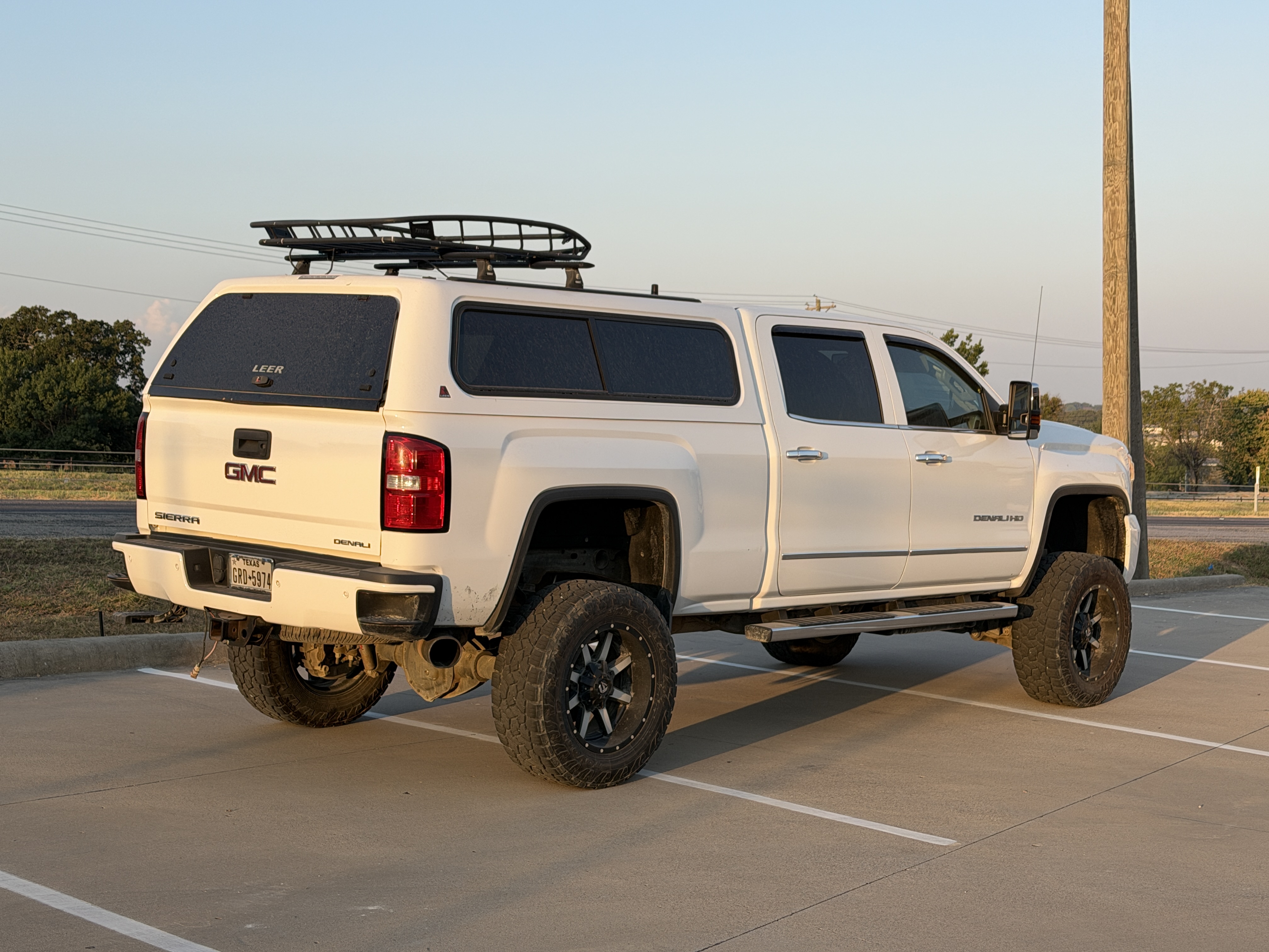 Used 2015 GMC Sierra 2500 Denali w/ Duramax Plus Package AWD/4WD image 2