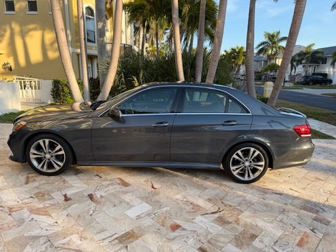 Used 2014 Mercedes-Benz E 350 4MATIC Sedan image 4
