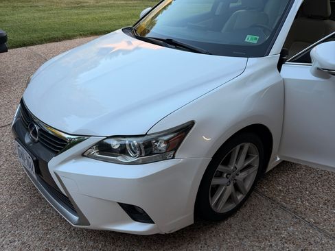 Used 2015 Lexus CT 200h w/ Navigation Package FWD image 16