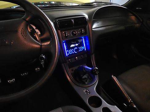 Used 2001 Ford Mustang GT Premium image 5