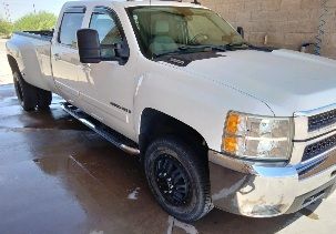 Used 2008 Chevrolet Silverado 3500 LTZ w/ EZ-Lift Tailgate Package AWD/4WD image 2
