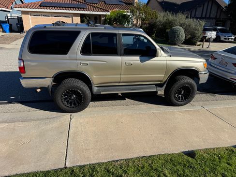 Used 2001 Toyota 4Runner SR5 image 10