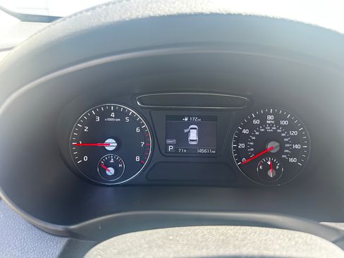 Used 2019 Kia Sorento LX w/ LX Convenience Package image 17