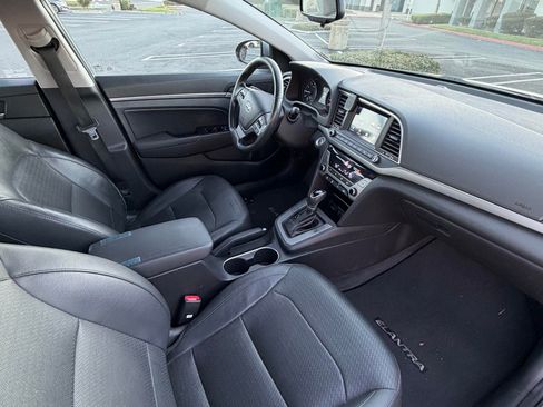 Used 2017 Hyundai Elantra Limited image 13