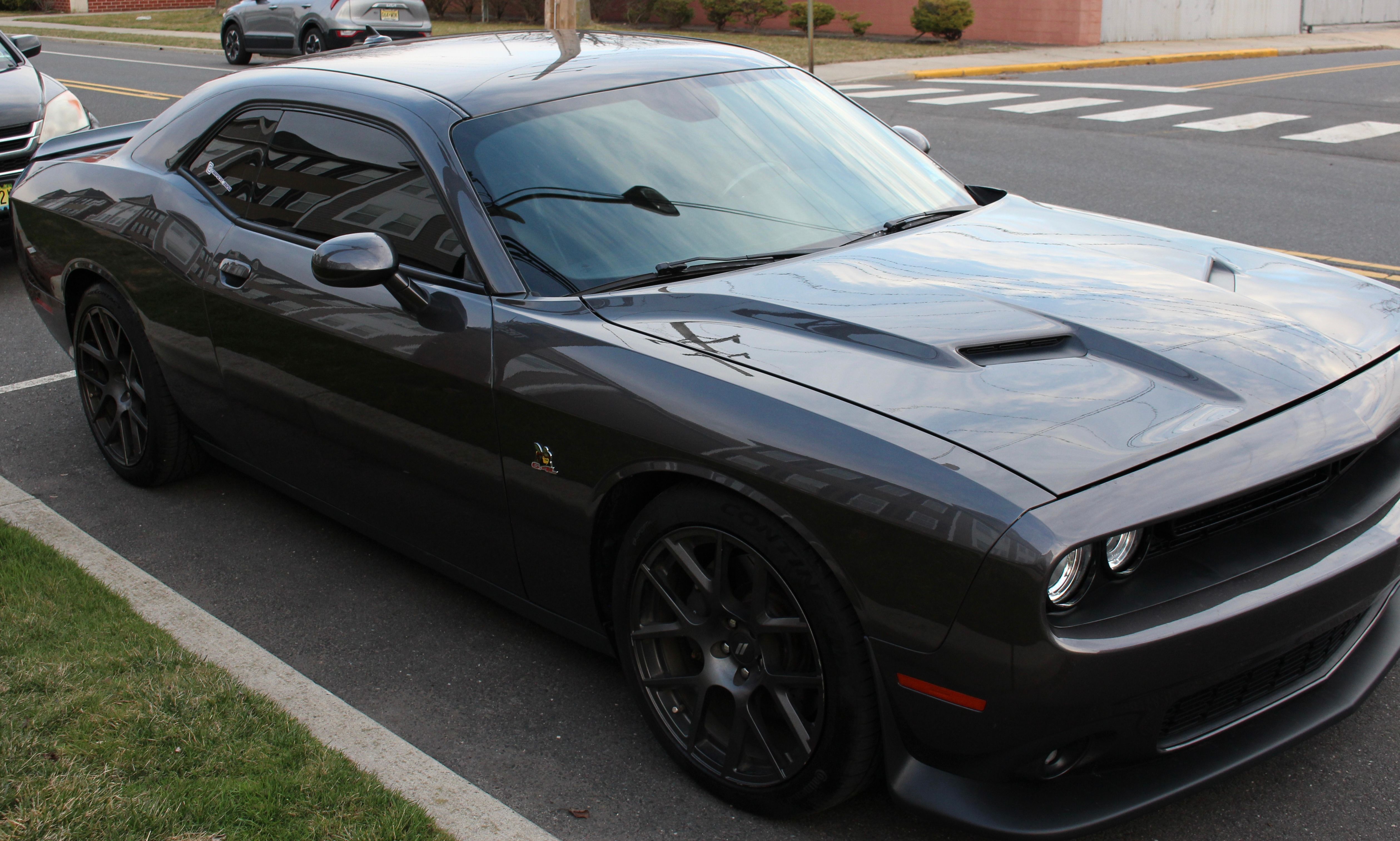 Used 2018 Dodge Challenger R/T Scat Pack w/ Leather Interior Group RWD image 4