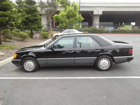Used 1993 Mercedes-Benz 300 D image 4