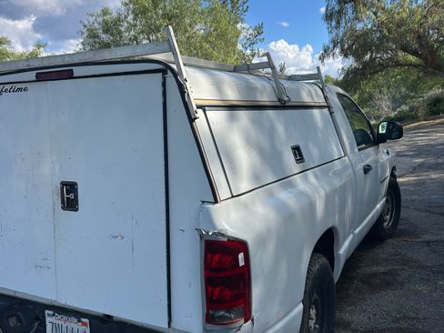 Used 2005 Dodge Ram 1500 Truck ST image 2