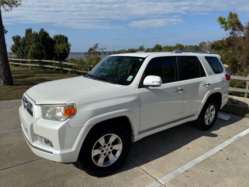 Used 2012 Toyota 4Runner SR5 image 1