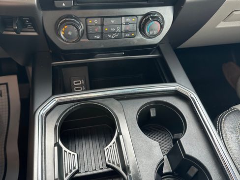 Used 2017 Ford F250 XLT w/ XLT Premium Package image 25