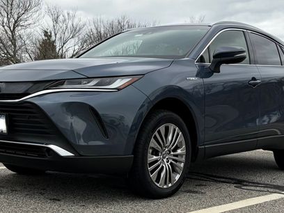 Used 2021 Toyota Venza XLE w/ Softex Package