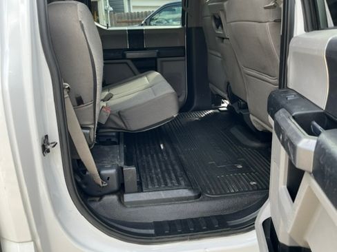 Used 2019 Ford F250 XLT w/ FX4 Off-Road Package AWD/4WD image 12