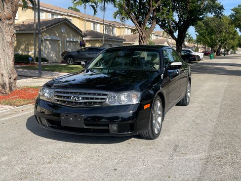 Used 2004 INFINITI M45 w/ Technology Pkg image 2