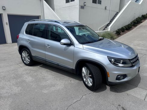 Used 2013 Volkswagen Tiguan SE image 2