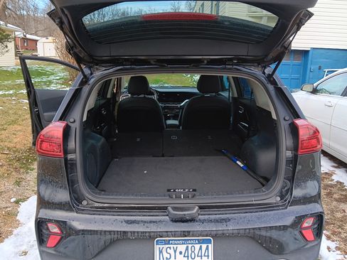 Used 2022 Kia Niro Touring Special Edition image 11