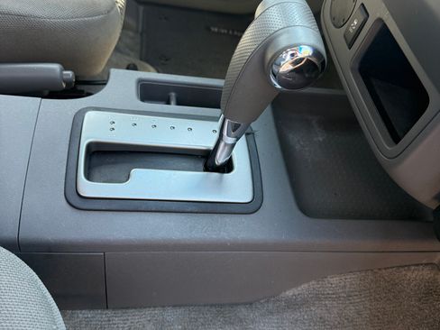 Used 2015 Nissan Frontier SV image 11