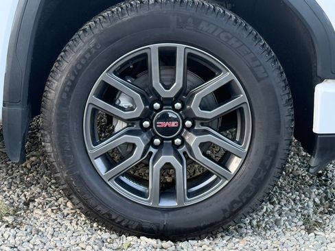Used 2022 GMC Sierra 1500 Elevation w/ X31 Off-Road Package AWD/4WD image 15
