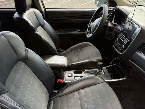 Used 2019 Mitsubishi Outlander SE FWD image 11