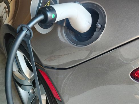 Used 2012 Fisker Karma EcoSport image 25