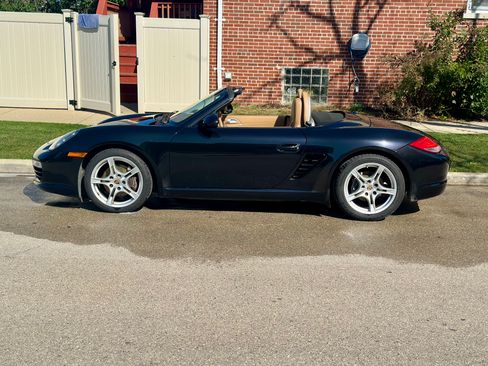 Used 2010 Porsche Boxster image 2
